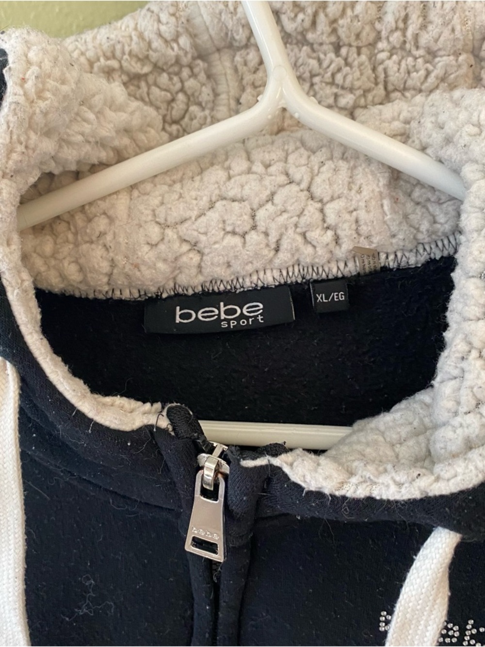 XL bebe Black Sherpa-Lined Zip Hoodie with White Drawstrings - Picture 5 of 7